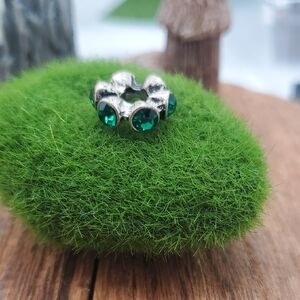 Elegant Silver and Green Gemstone‎ Charm P339